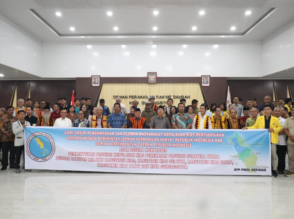 Tokoh-Masyarakat-Kepulauan-Nias-Bersatu