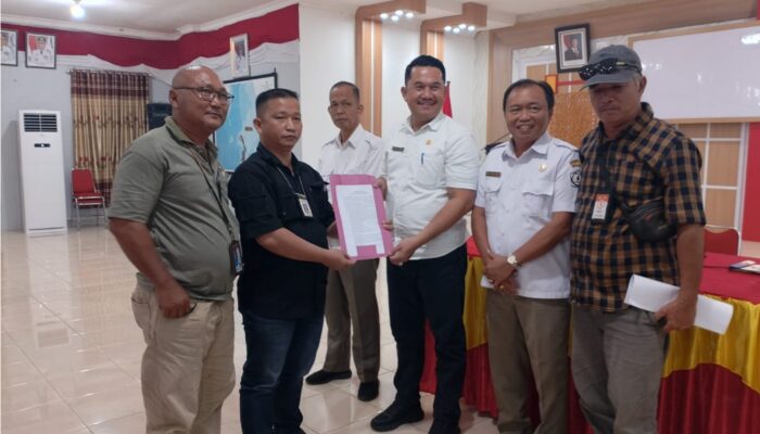Puluhan Wartawan Gelar Aksi Damai Desak Bupati Copot Kadis Kominfo Nias Selatan