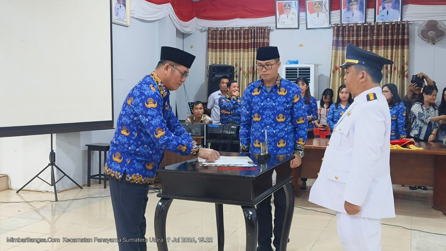 Pelantikan-di-Kantor-Bupati-Nias-Selatan