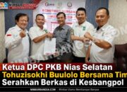 Ketua DPC PKB Nias Selatan Tohuzisokhi Buulolo Bersama Tim Serahkan Berkas di Kesbangpol